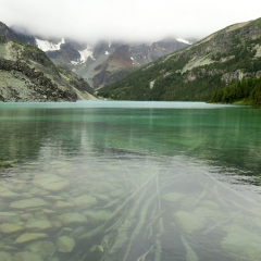 Backcountry lake behind Goat-Ridge © Gail Newell