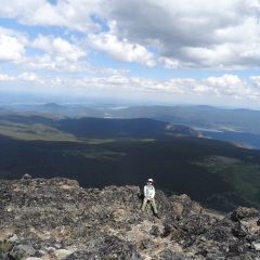Linda on top of Ridge Peak © Sabina Harpe